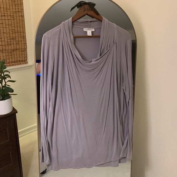 Motherhood Maternity Tops - Motherhood Nursing top